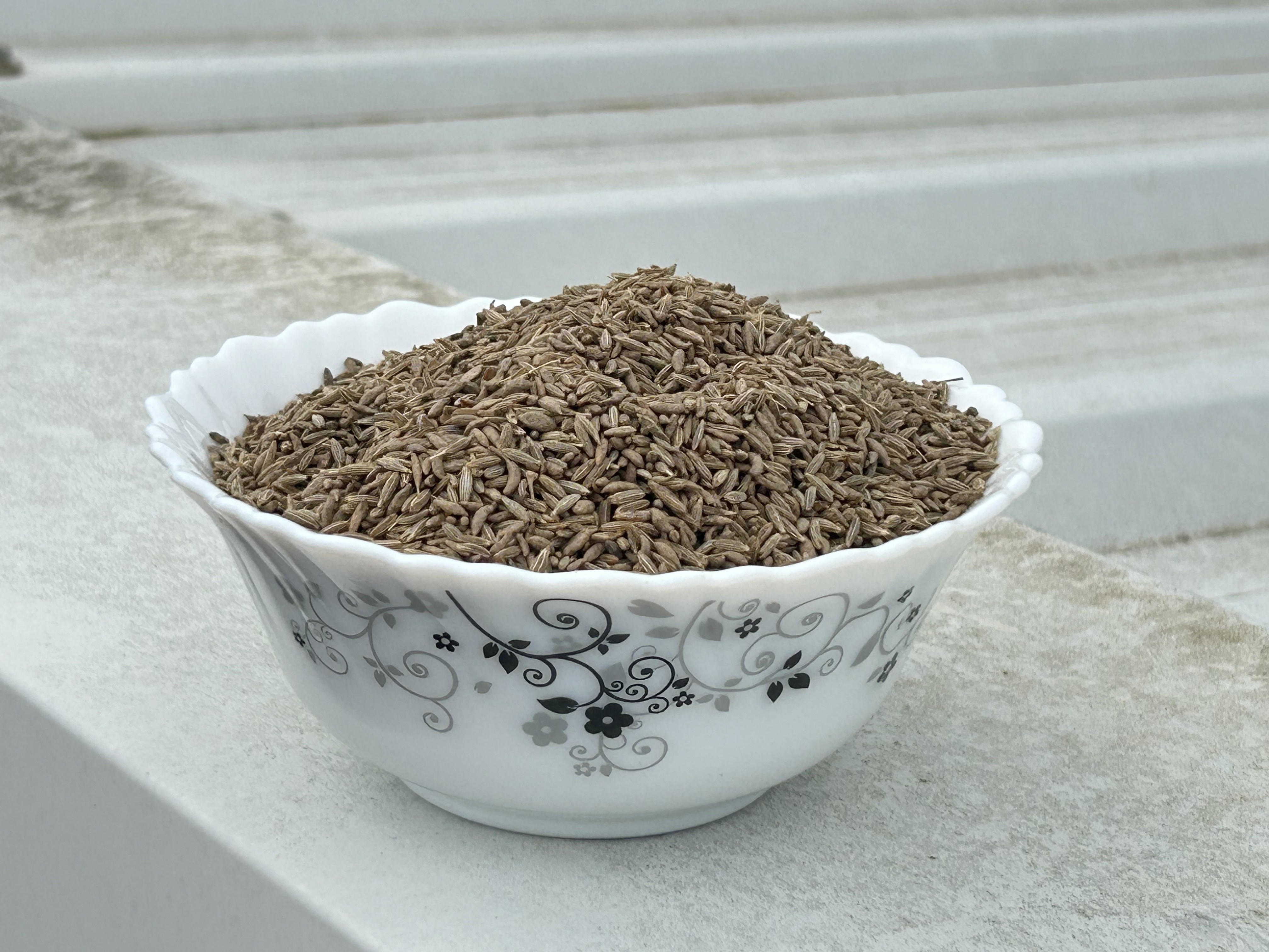 Indian cumin seeds factory sortex cleaned 97.5%,98%,98.5%,99%,99.5% purity available for export.