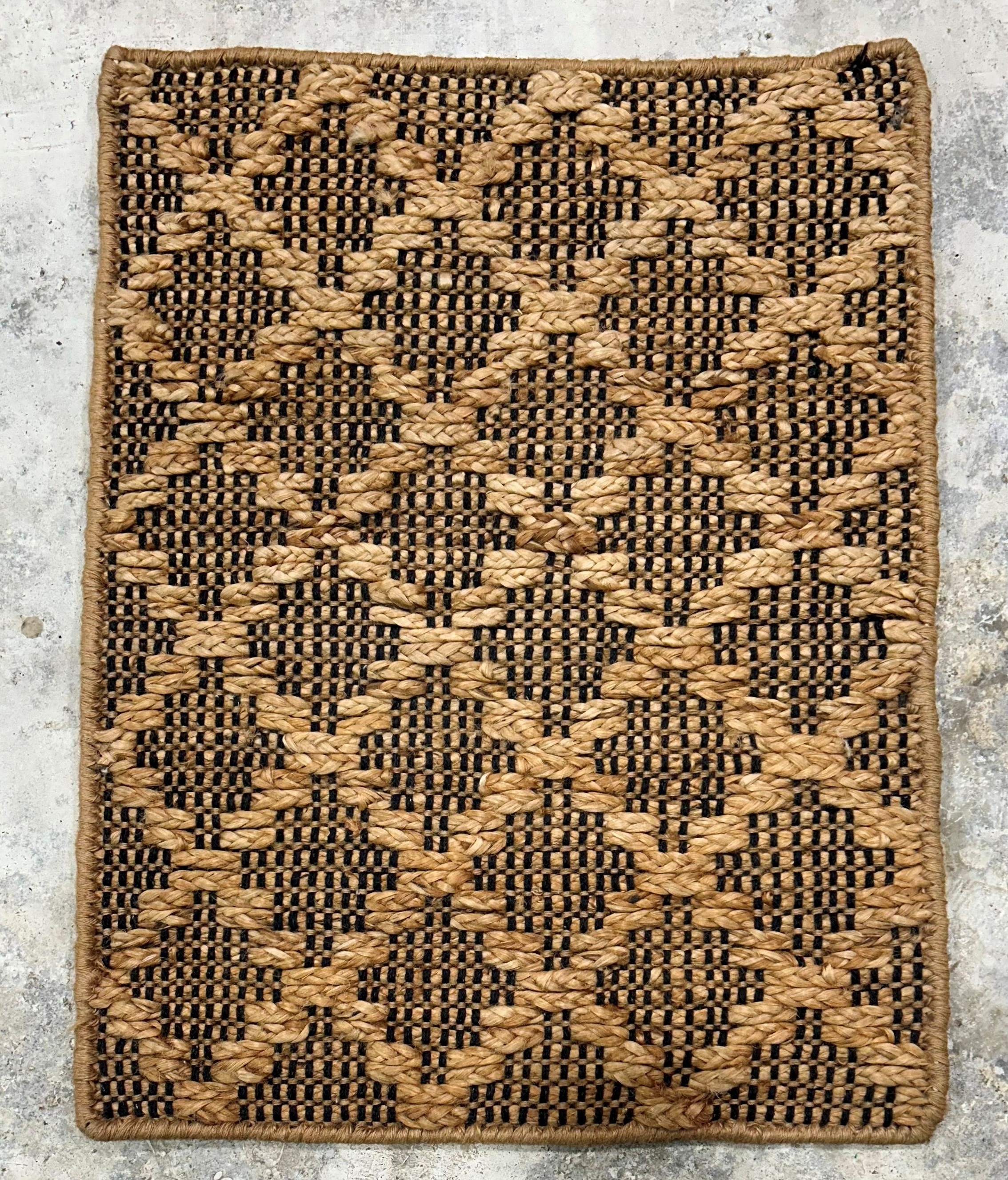 Premium Quality Jute Material Latest Trendy Design Embroidered Style Carpet & Rugs Rectangle Shape Outdoor Rug for Home Hotel