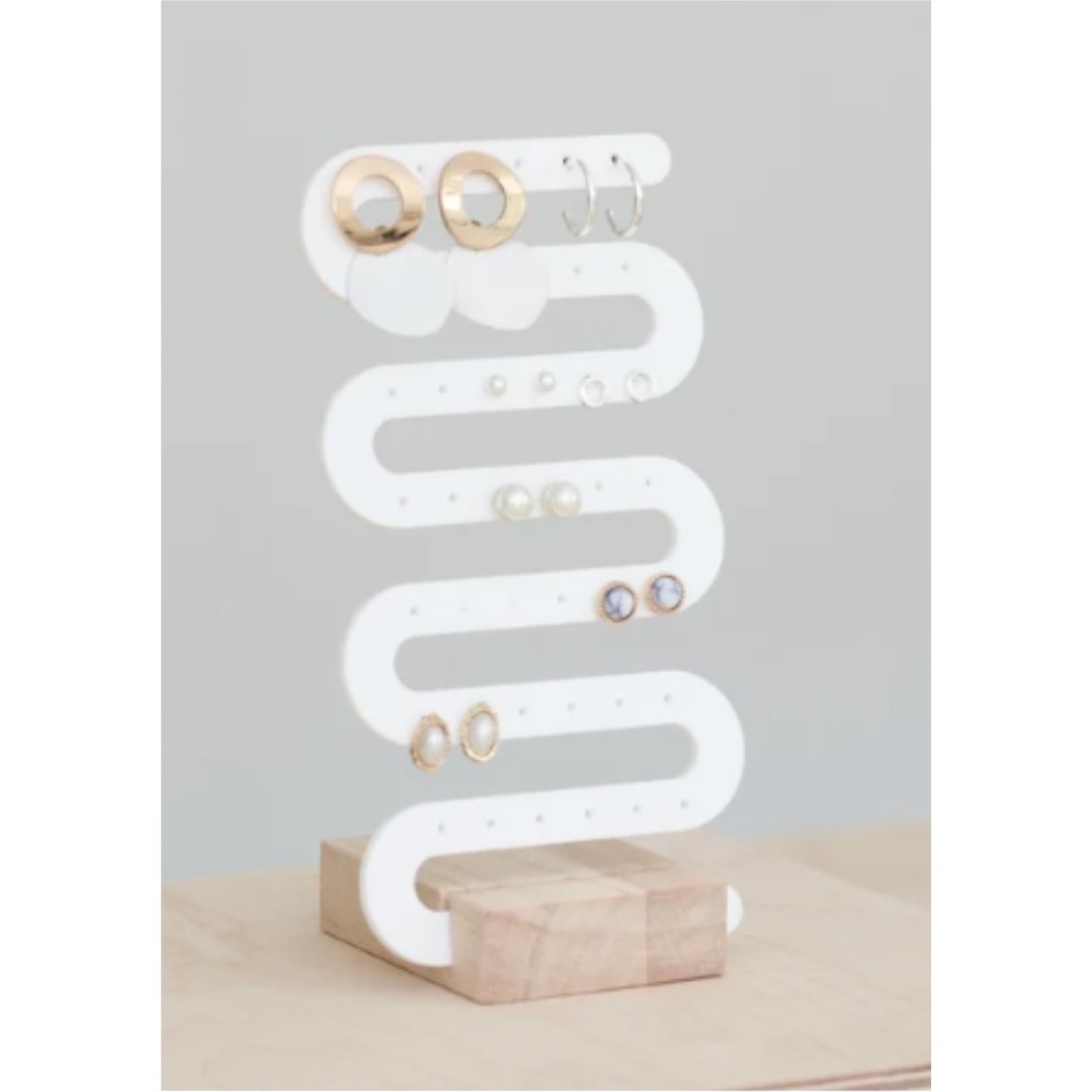 Amazing Style Acrylic zig Zac Earring holder With Wooden Base Customized modern jewelry display holder for cosmetic & showroom