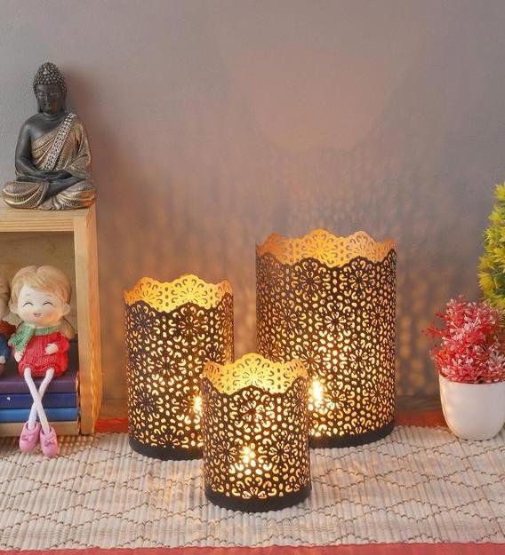 Attractive Desktop Decorative Etching Iron Candle Holder Golden Finished Tea Light Metal Holder For Home Decoration Handmade