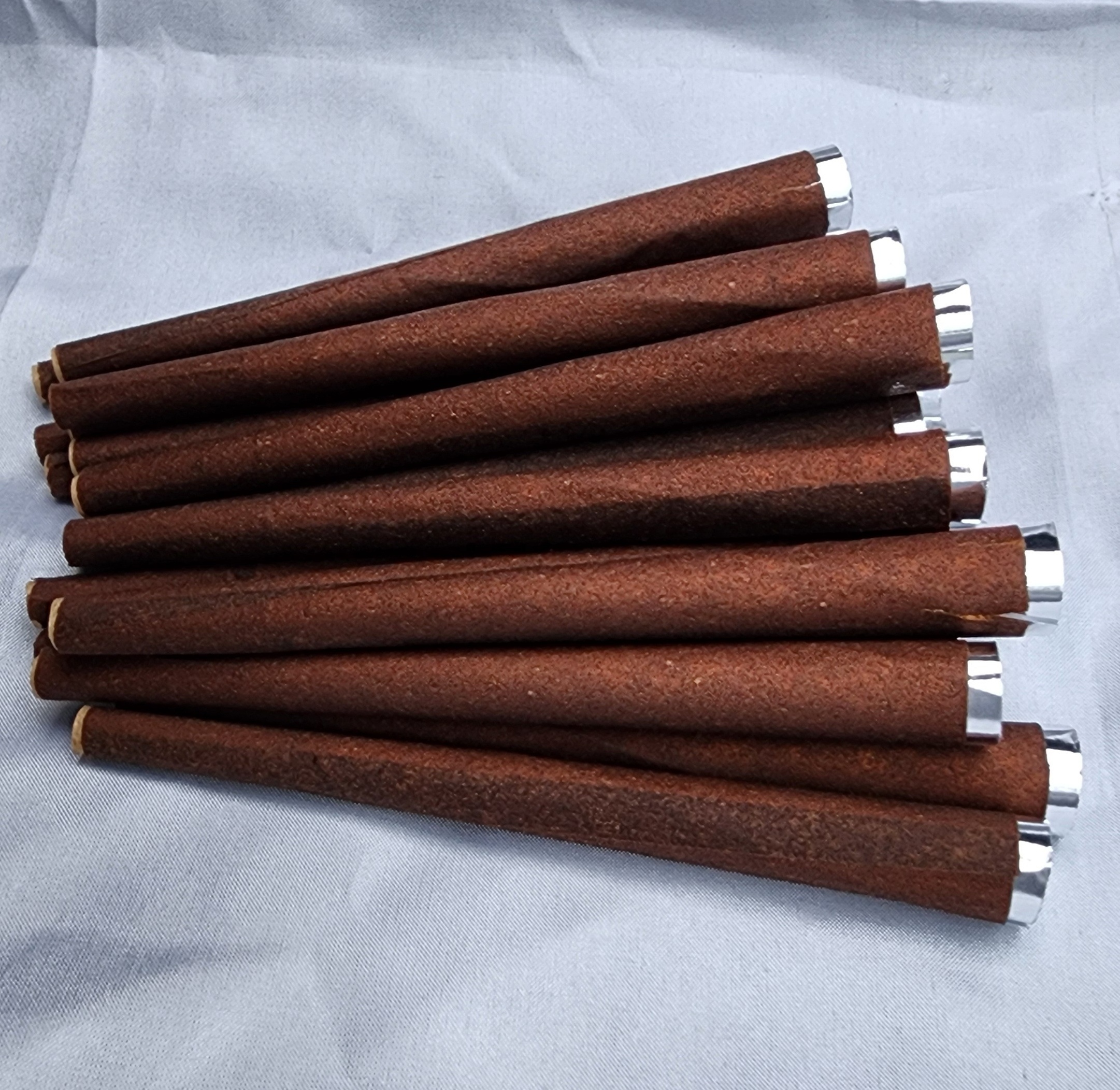 100% pure herbal ultra sustainable ultra-thin paper 100% natural fibers 1- 1/4 and king size slow-burning King Size Cones Palm t