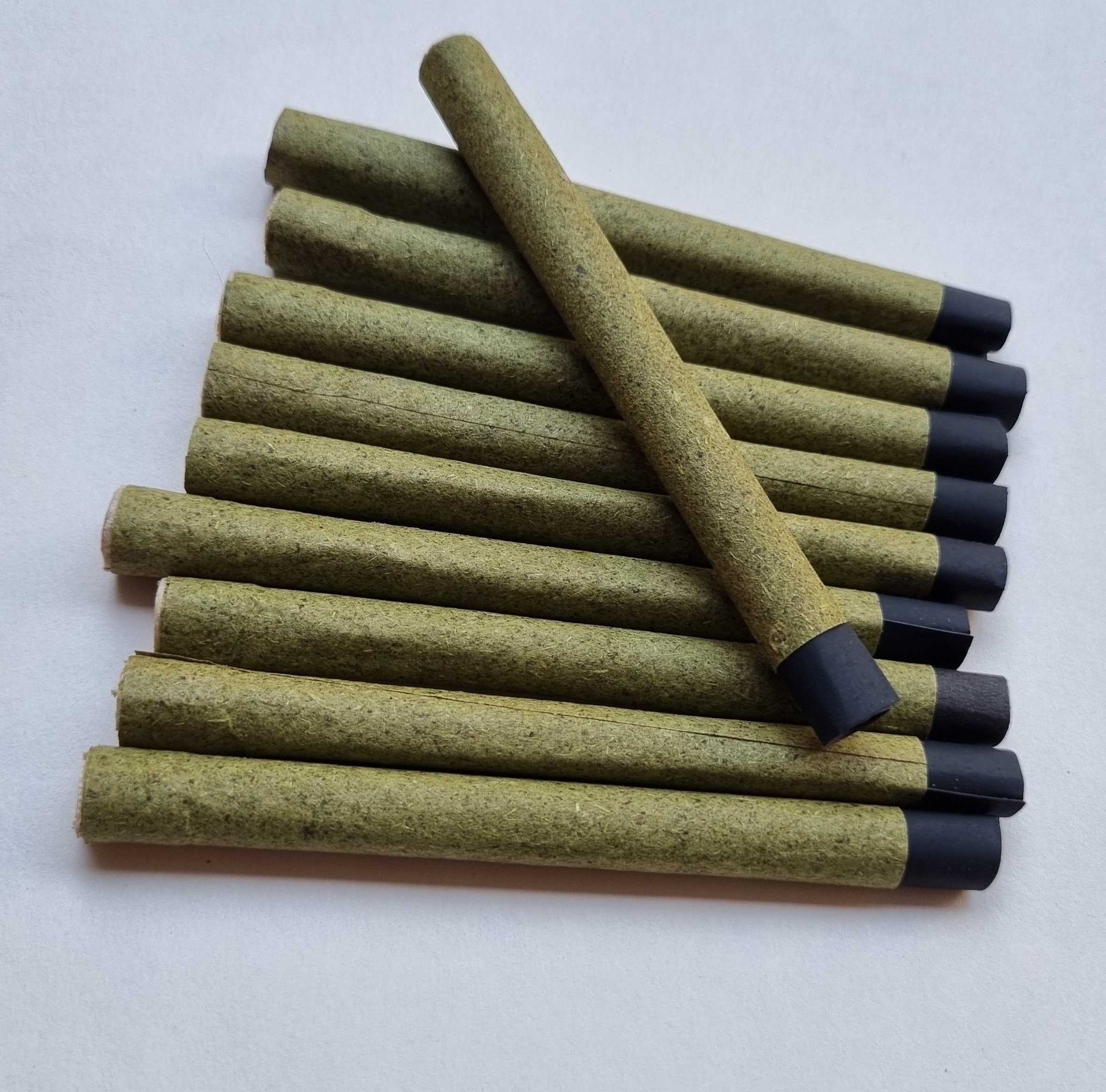 Natural Brown loose Leaf Cut leaf Wraps Tubes & Cones rolls wraps in queen & King Sizes Loose Leaf Russian cream Ice cold flavor