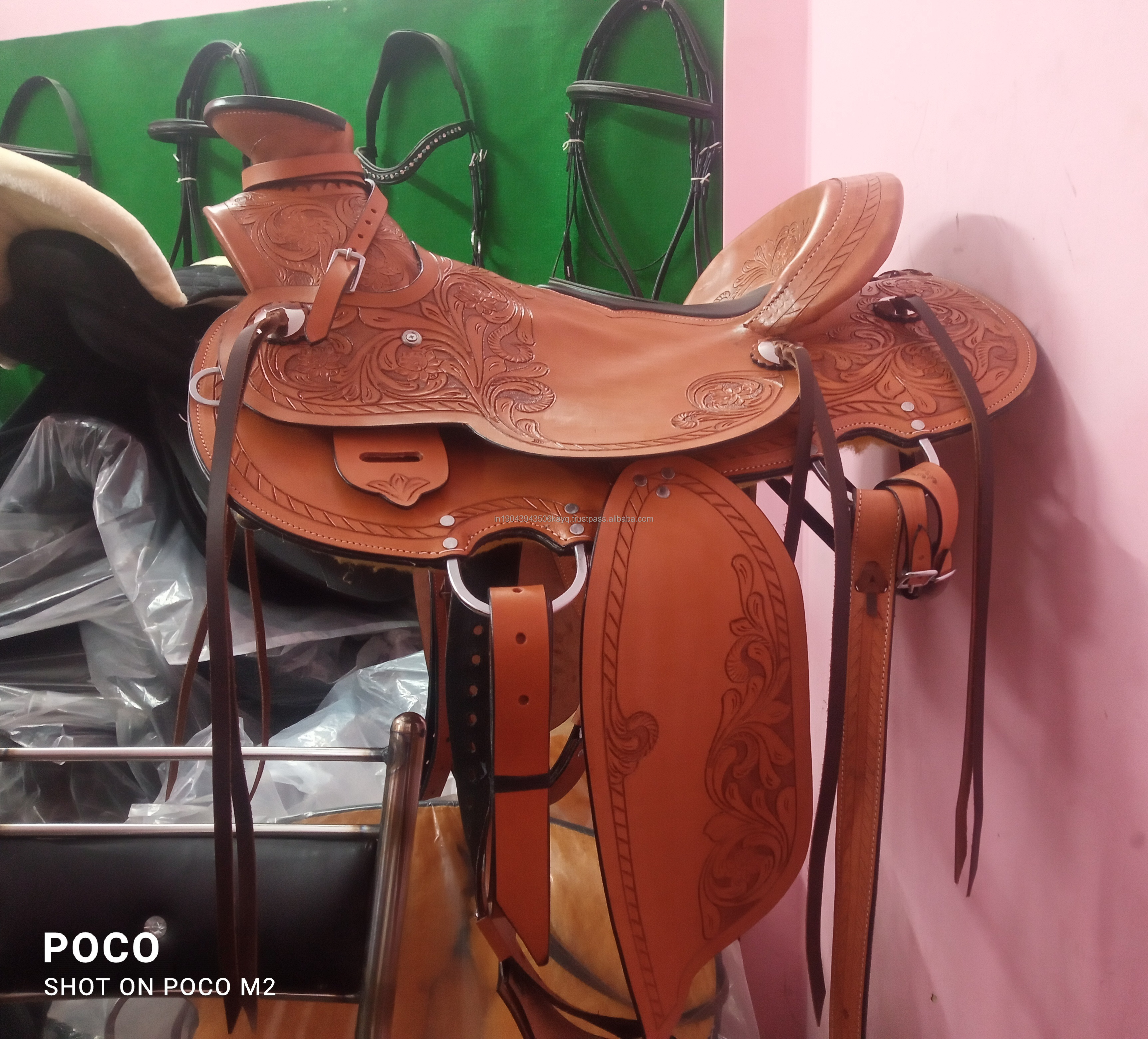 Easy to Clean Horse Riding Leather Saddle for Horse Accessories Western Saddles For Horses With Original Color