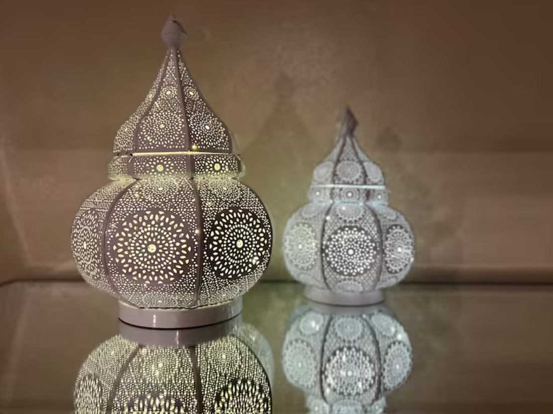 Wholesale Designer Unique Metal Handmade Etching Design Decorative New Design Moroccan Lantern For Decoration Home