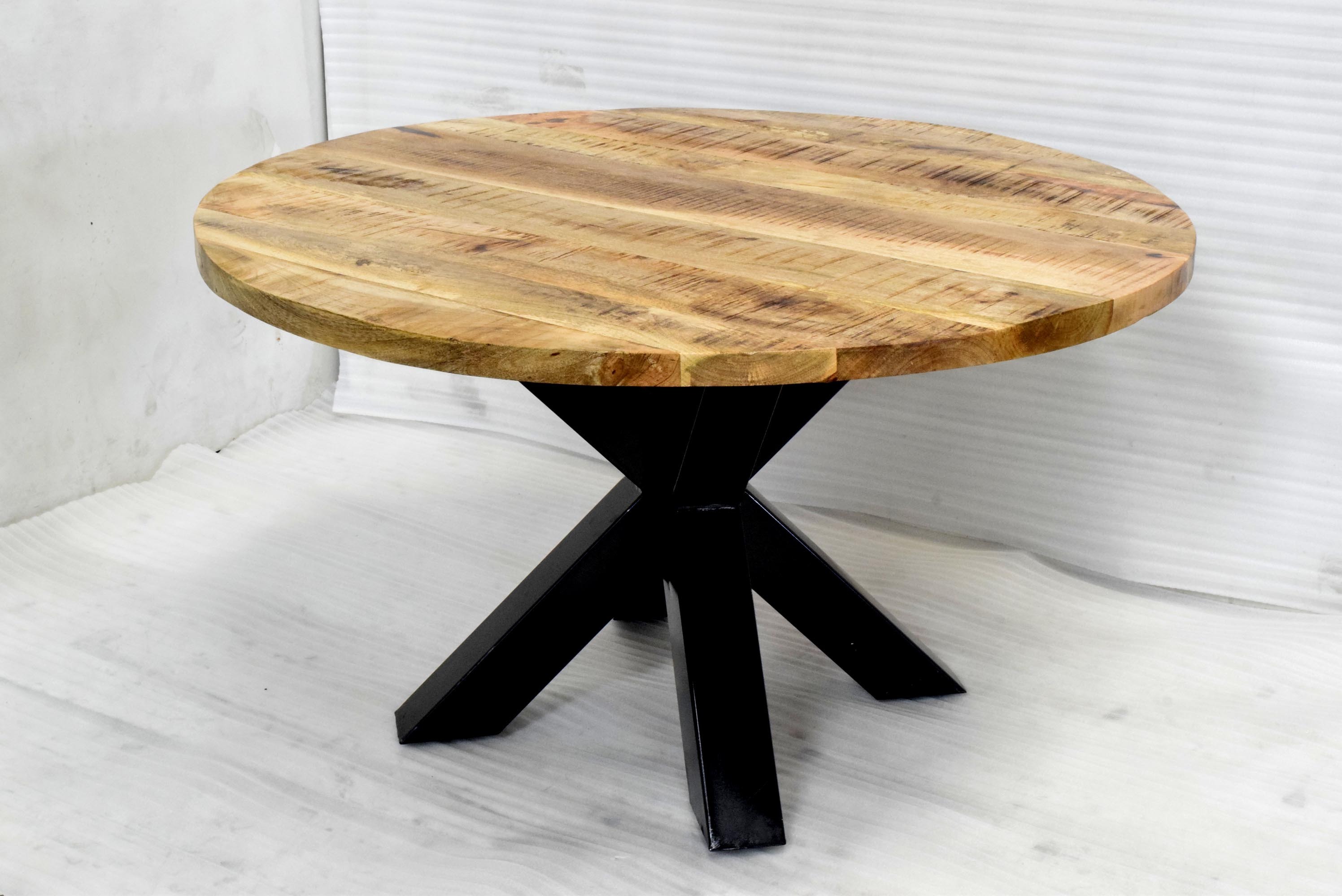 Good Quality Rough Mango Wood Top and X Design Leg Dining Table Round Shape Table for Home Hotel and Restaurant