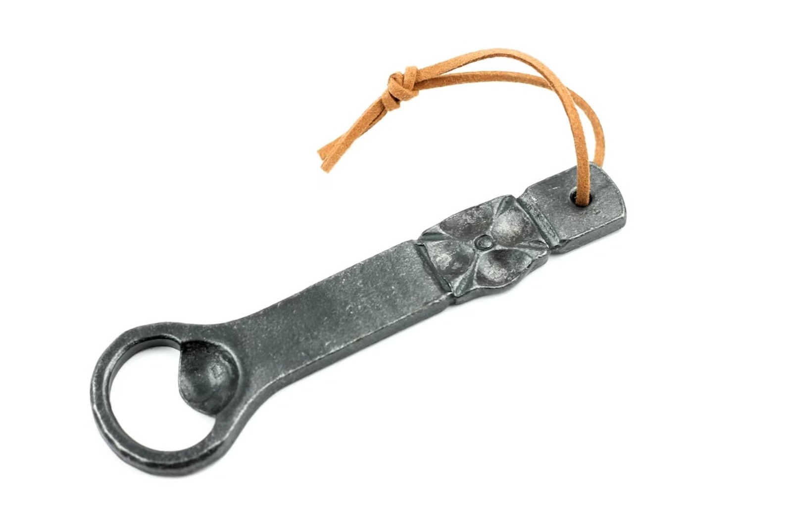 Strong Wholesale cheapest price Made in India Rustic Hammered Iron Bottle Opener For Wedding Favors or Anniversary Party usage