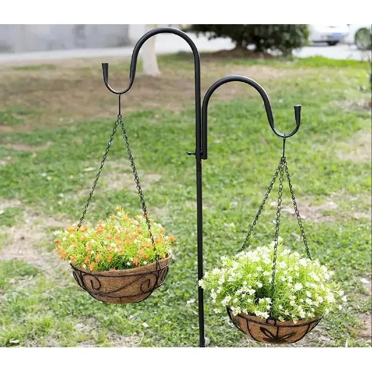 Cute mad in India 2 Pack Metal Hanging Planter Flower Basket with Coco Liner For Plants Outdoor Indoor Garden Porch Decoration