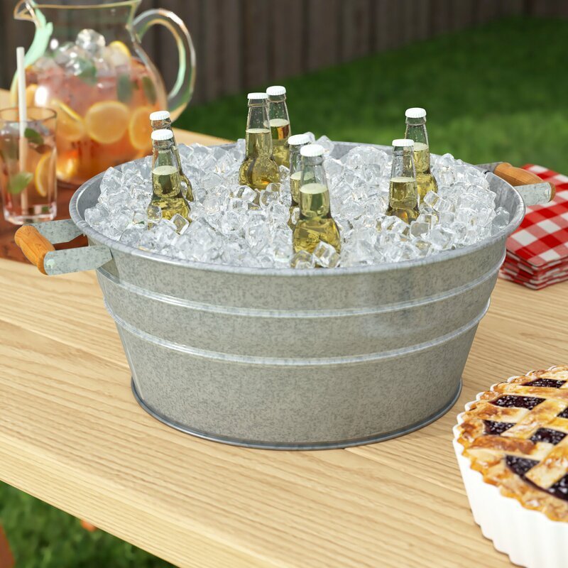 Hot selling Modern design Metal Oval Shape Galvanized Beer Ice Bucket with Wooden Handles For Home Restaurants Hotels Party use