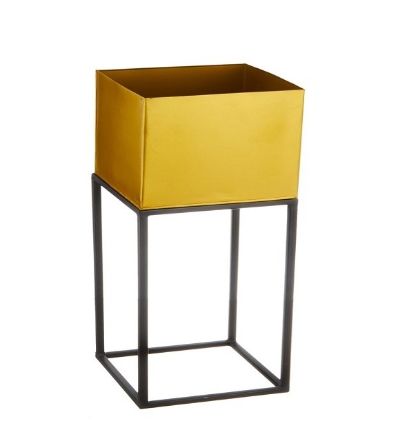 Modern Indian Wholesaler At affordable Metal Square Gold Planter with Black Stand For Hotel/Restaurants/Office/Home Garden Decor