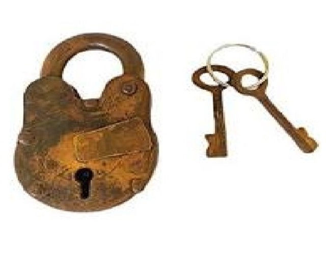 High quality old vintage Padlocks safety pad lock  cheap anti-theft Thin iron padlock with 2 keys