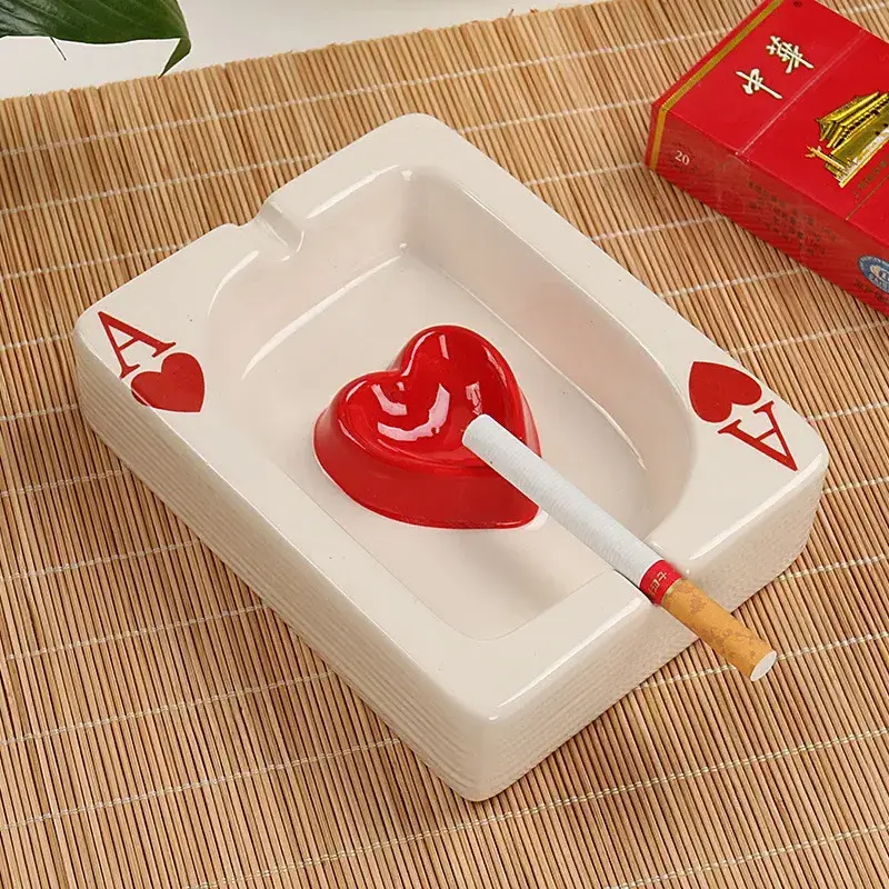 Ceramic Ashtray European Poker Creative Red Heart Square Ashtray Living Room Smoking Table Tray Craft Decoration Ashtray Outdoor