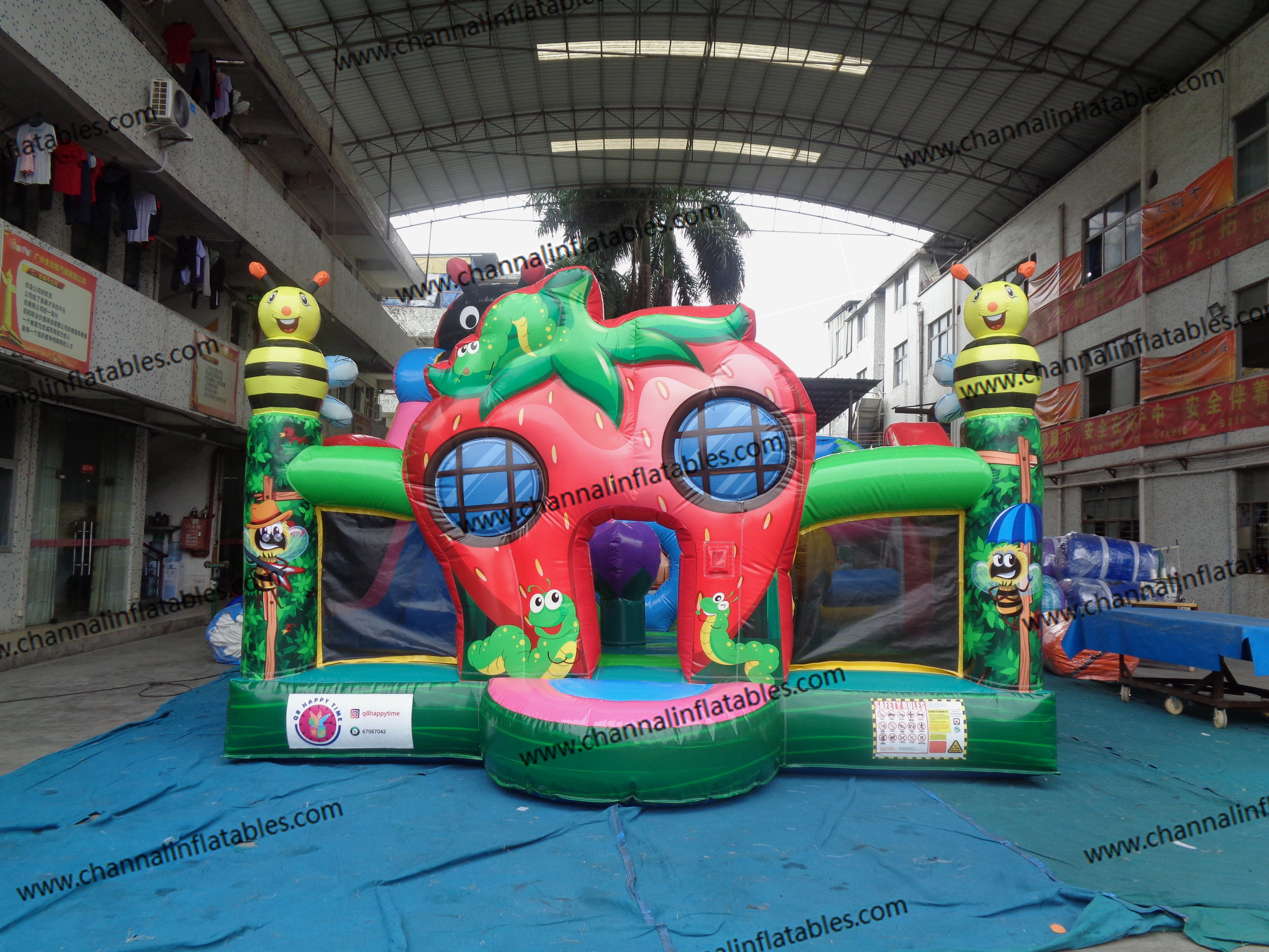 High Quality Insects Inflatable Playground Commercial Party Rental Equipment strawberry Inflatable Obstacle