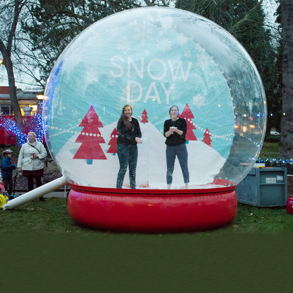 Giant Outdoor Christmas Decoration Inflatable Photo Snow Globes For Advertising Display