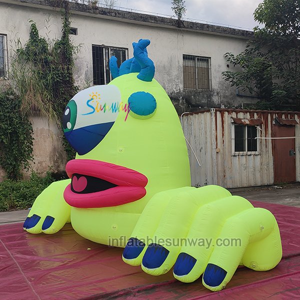 Customized Big Inflatable Halloween Advertising Roof Monster For Yard Decoration