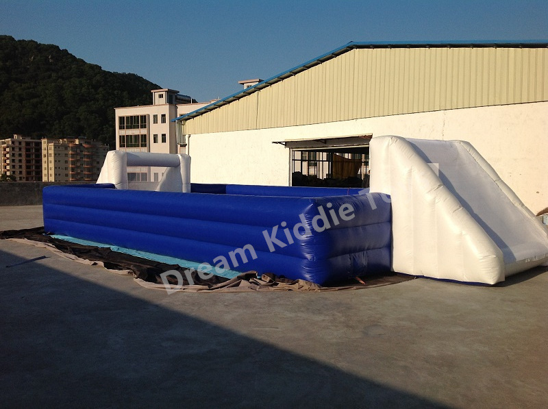 Commercial slip n slide inflatable human football pitch giant bouncy football pitch