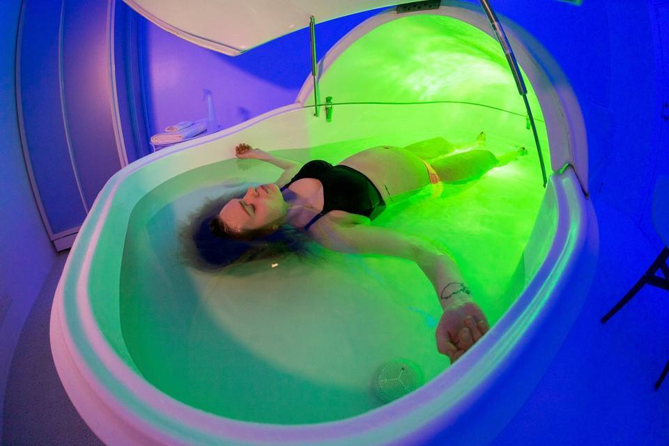 Popular sensory deprivation pool float tank SPA capsule sleeping pod healthy floating pod tank spa with Filtration System