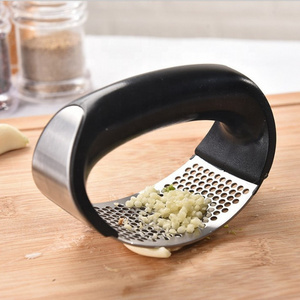 Professional Kitchen Gadgets 2022 Stainless Steel Rocker Mincer Crusher Garlic Press Chopper and Roller