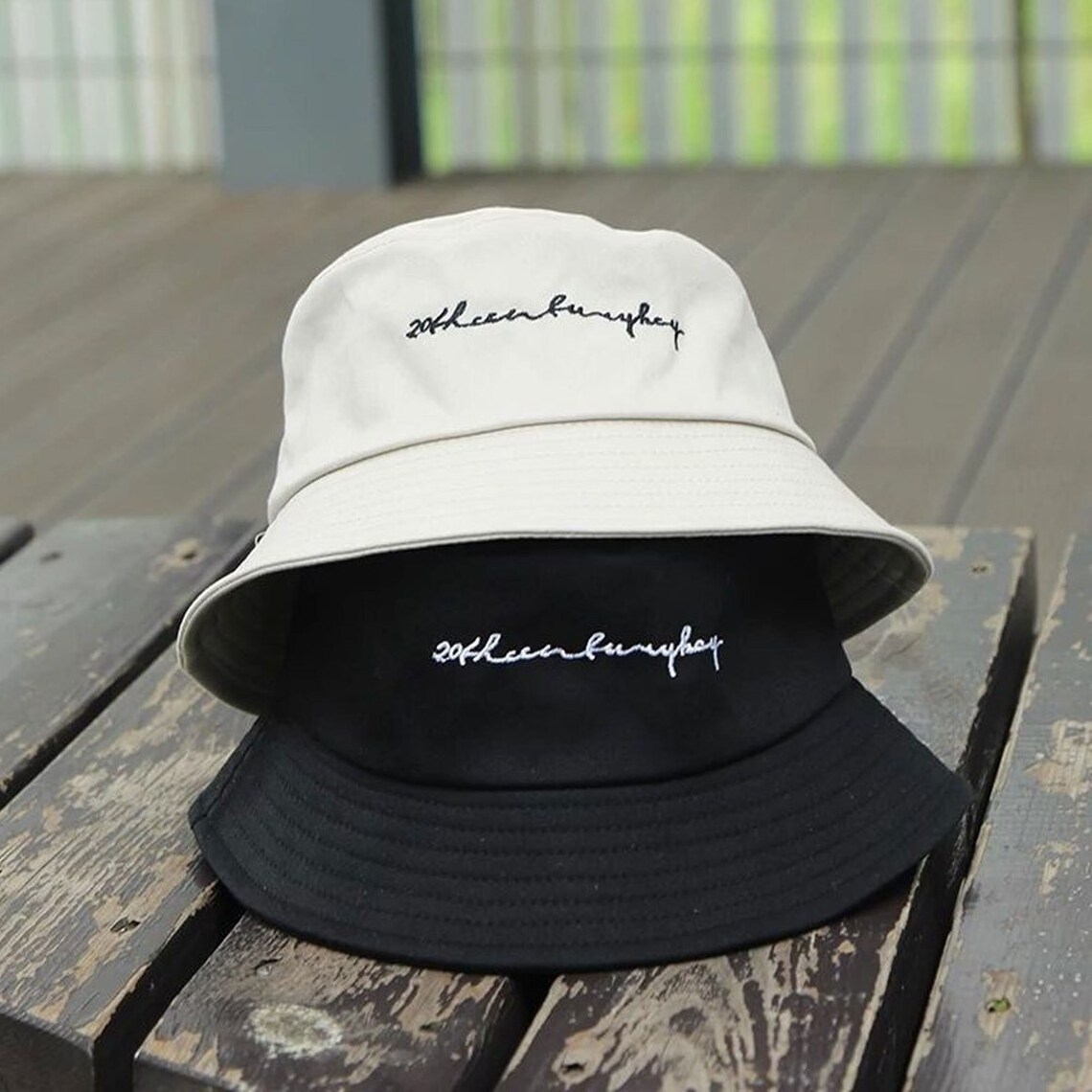 White and Black Polyester waterproof Light Weight and Embroidery Logo Sun Protection Bucket Hats Men And Women Swimming Hats