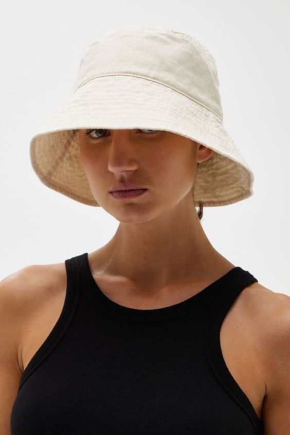 White and Black Polyester waterproof Light Weight and Embroidery Logo Sun Protection Bucket Hats Men And Women Swimming Hats