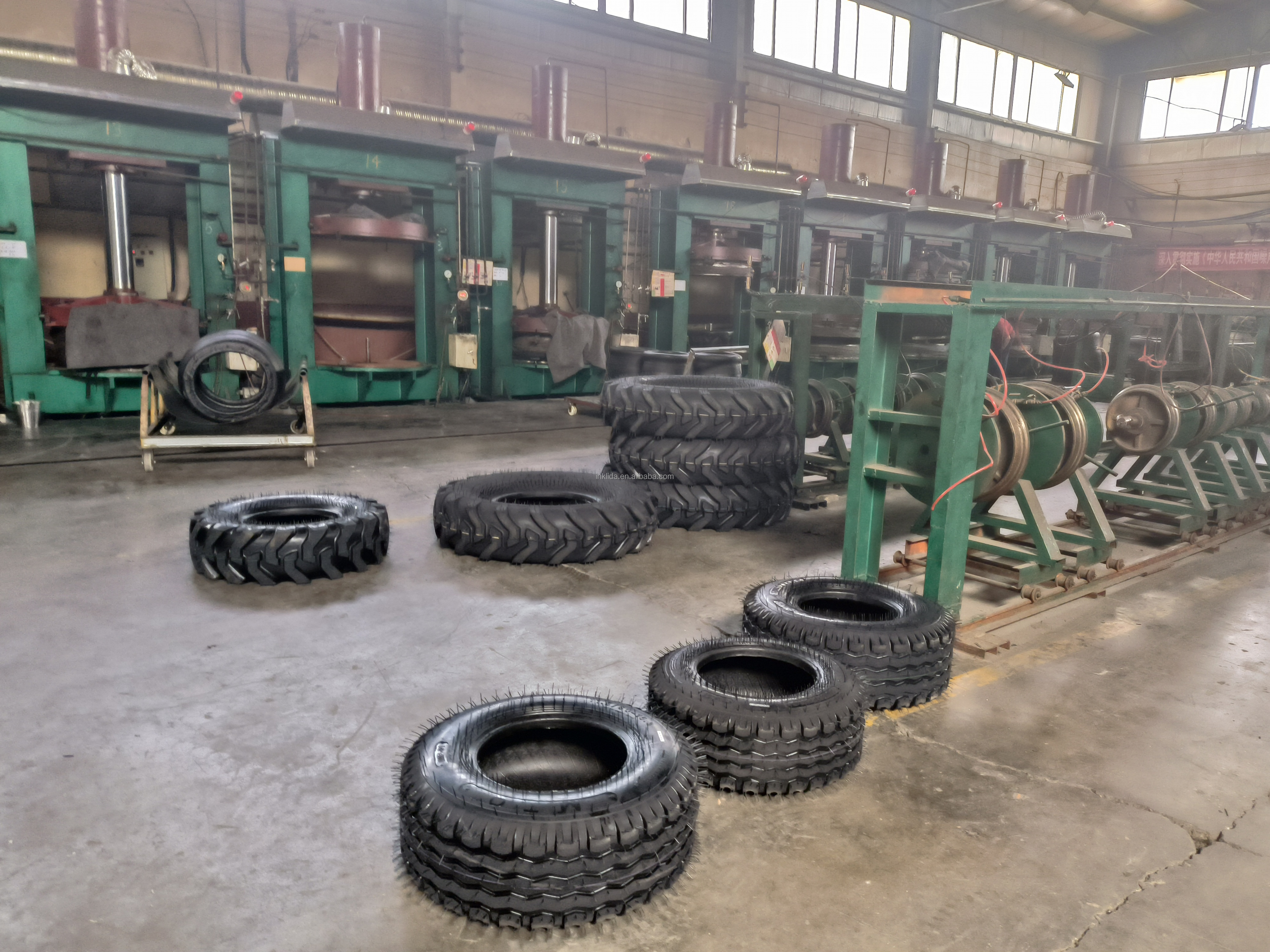 Manufactures in China Radial Truck Tire 11r22.5 with Cheap Price