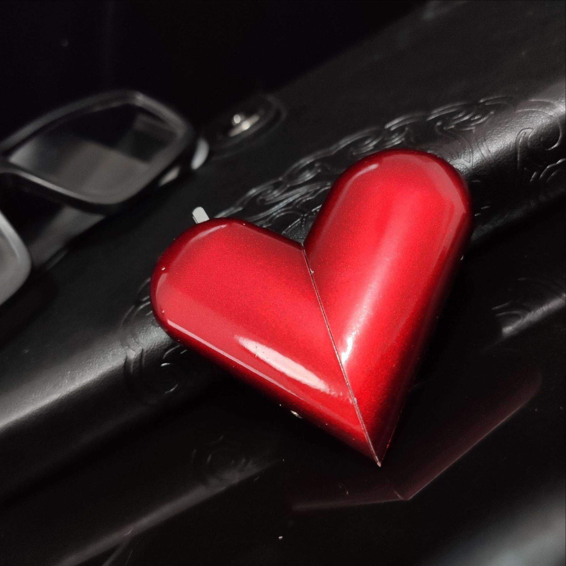 Love Lighter Heart shaped Creative Couple Inflatable Lighter Metal Open Fire Male and Female Foldable Personalized Gift