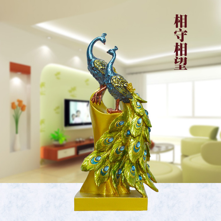 Creative Home Resin Craft Gifts for Couples Peacock Auspicious Decoration for Moving Home, Wedding Room, Living Room