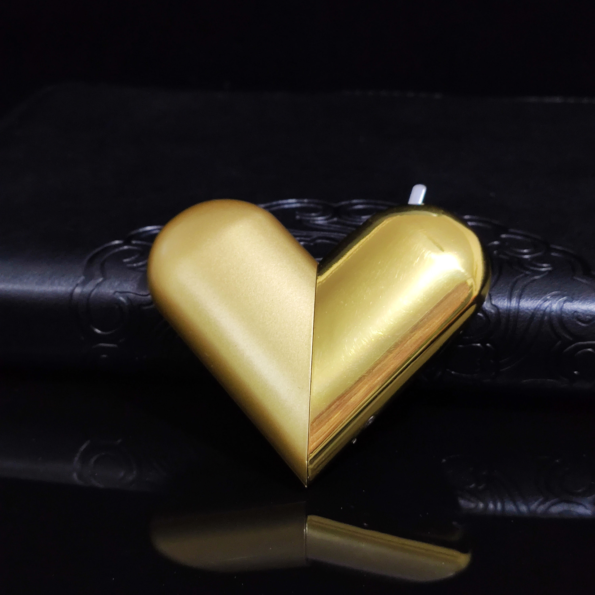 Novelty, Cute, Versatile Peach Heart Personalized Metal Inflatable Open Fire Heart Foldable Lighter