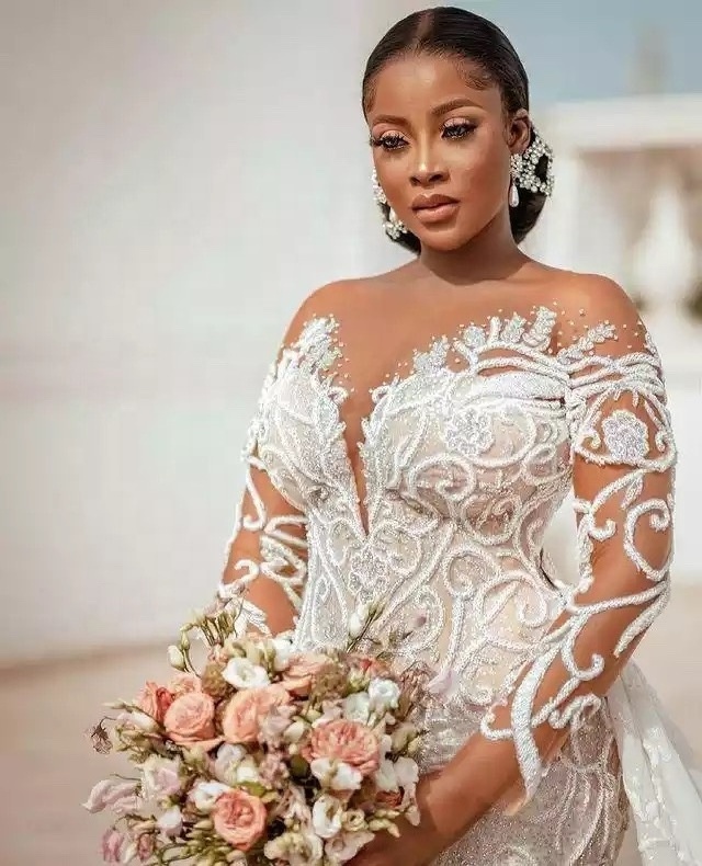 2023 New African Mermaid Slim Wedding Dress Long Sleeve Skin Color Lace Round Neck Ties Bridal Wedding Dress