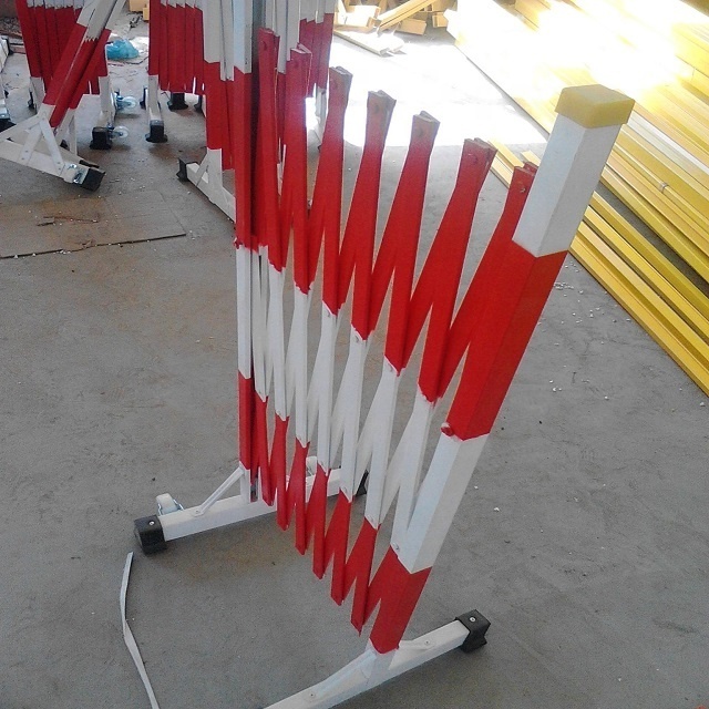 Portable Folding Safety Barrier with Casters Folding Security Gate Security mesh fences