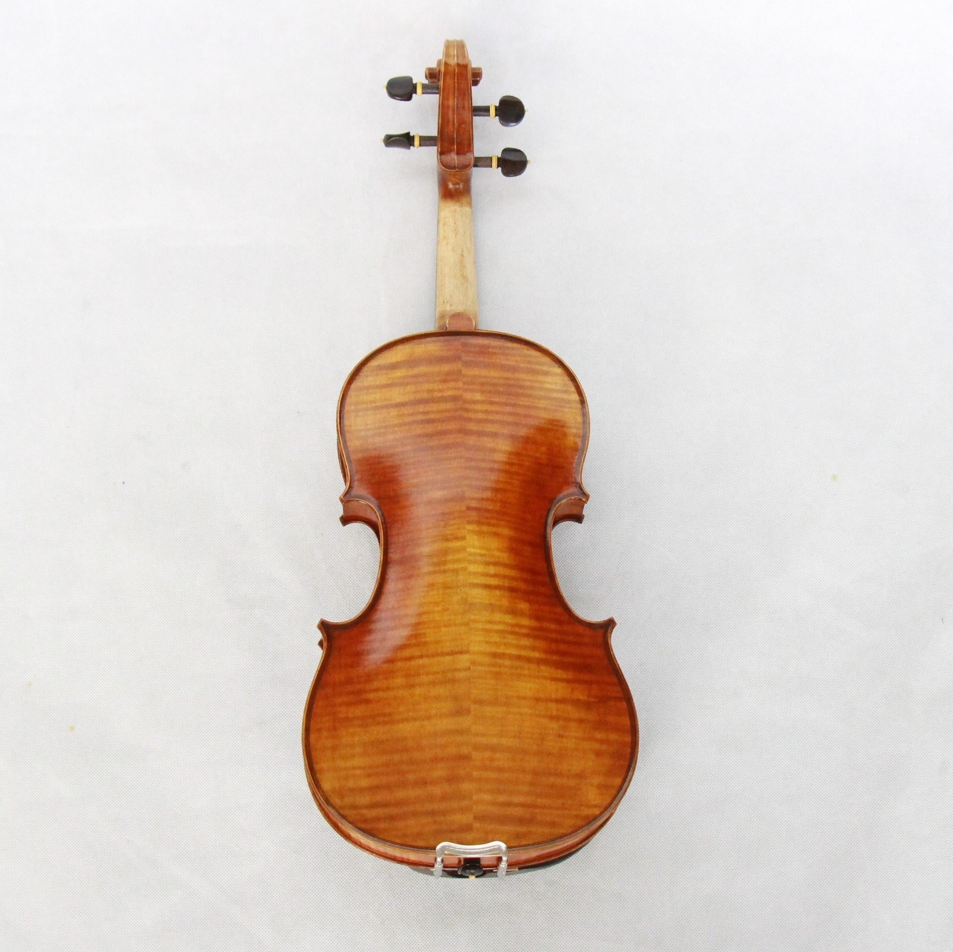 With high grade violin strings and Brazil wood violin bow professional violin