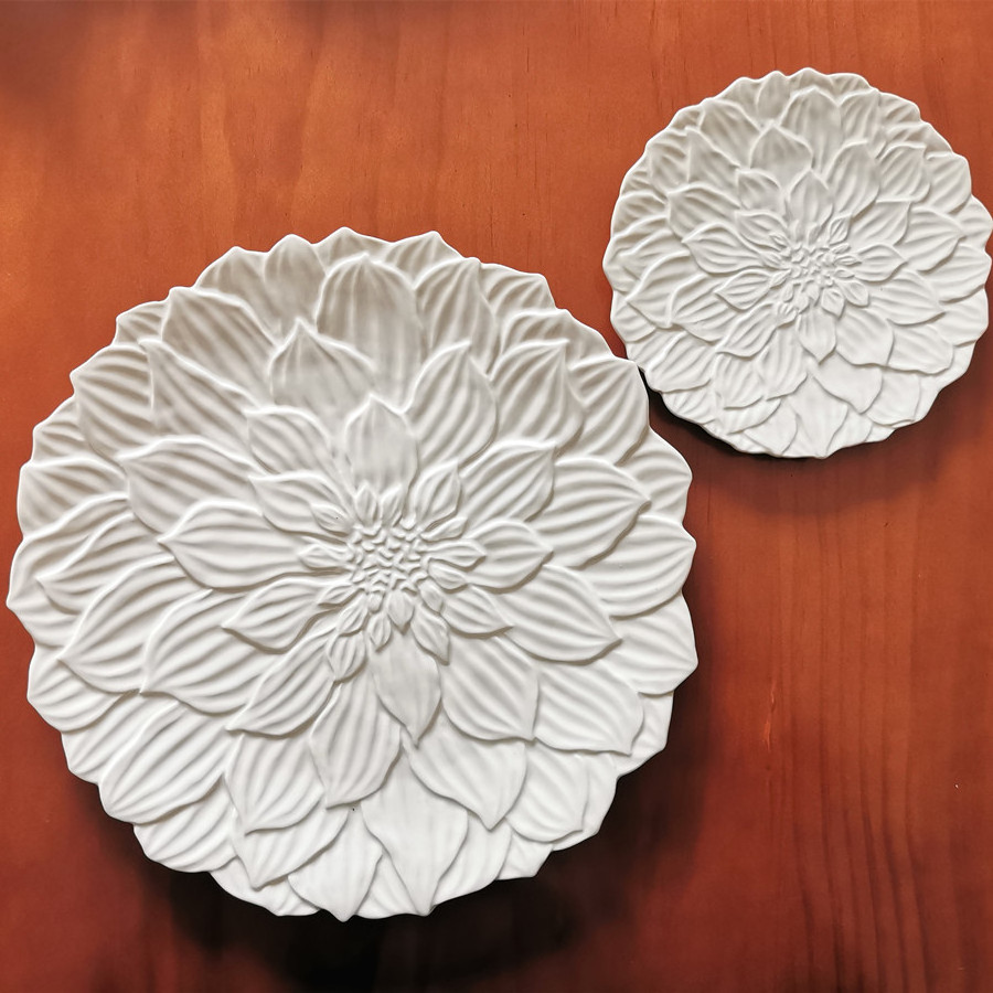 Wholesale wedding tableware white ceramic charger plates irregular hydrangea flower shape crockery for wedding