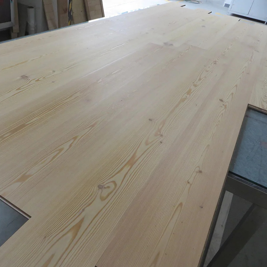 Unfinished Larch Multi-layers Engineered Wood Flooring 12mm Thick, Square Edge, No Bevel, Brushed