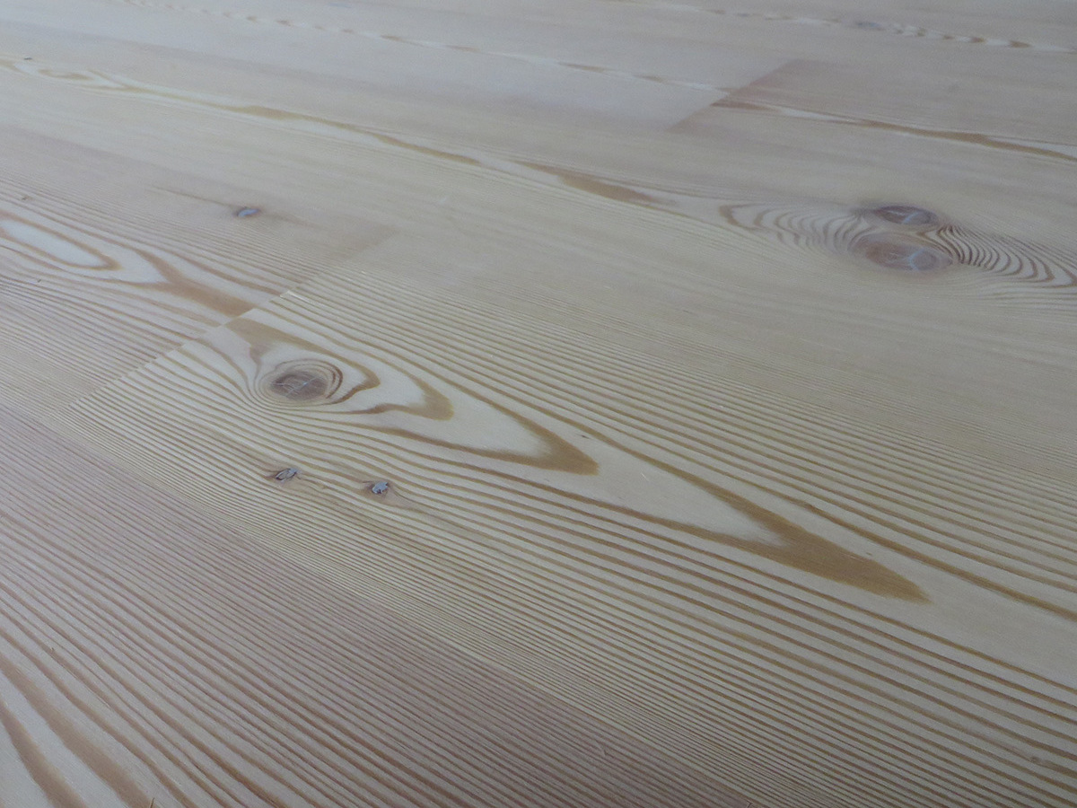 Unfinished Larch Multi-layers Engineered Wood Flooring 12mm Thick, Square Edge, No Bevel, Brushed