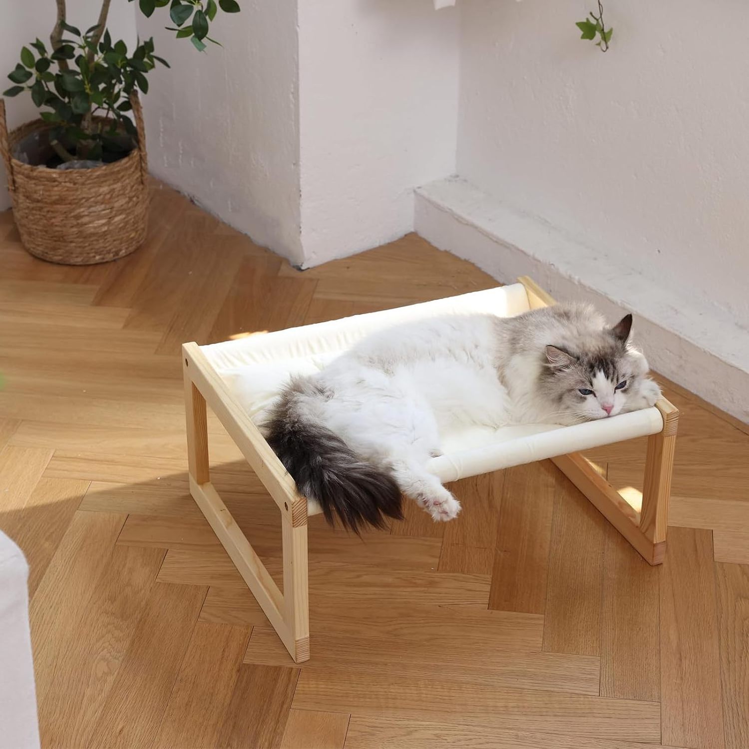 Soft and Comfortable Pet Bed Plush Velvet Cat Beds for Indoor Wooden Cat Hammock Suitable for Cats Dog