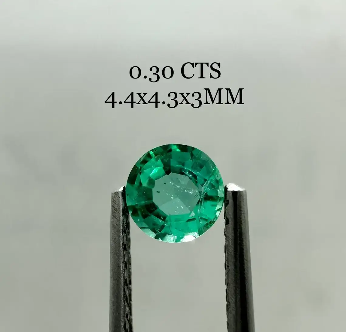 Precious Emerald 4.4x4.3MM Natural Green Emerald Round Top Quality clear Luster handmade loose gemstone handmade gemstone