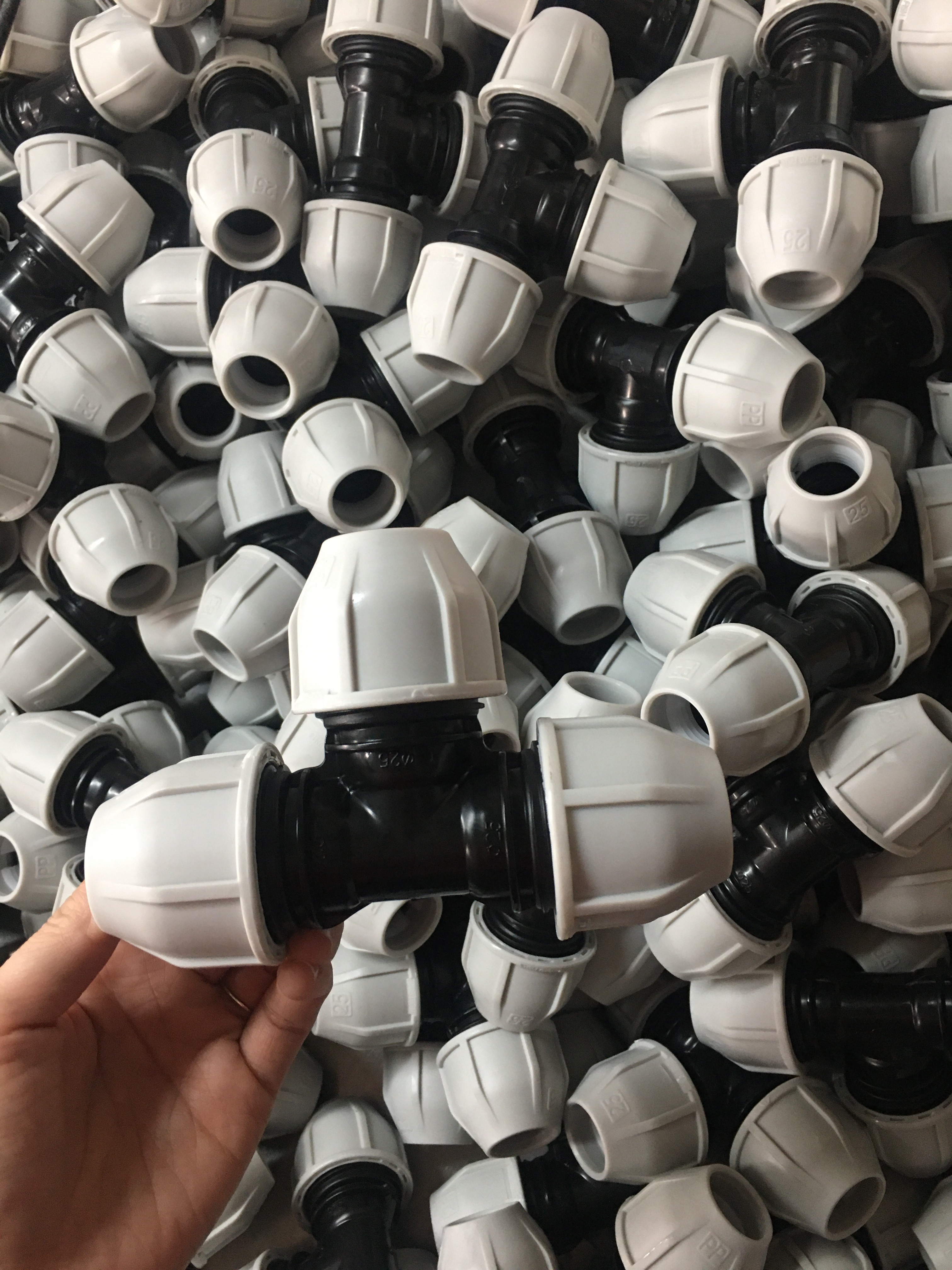 IRRIPLAST Drip irrigation PN10 16bar  quick connector HDPE Poly Pipe fittings Male threaded Tee PP Compression Fittings