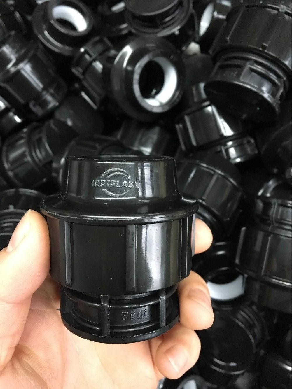 IRRIPLAST OEM ISO17885 HDPE PP PE quick connector push fit female male elbow with brass insert PP Compression fittings