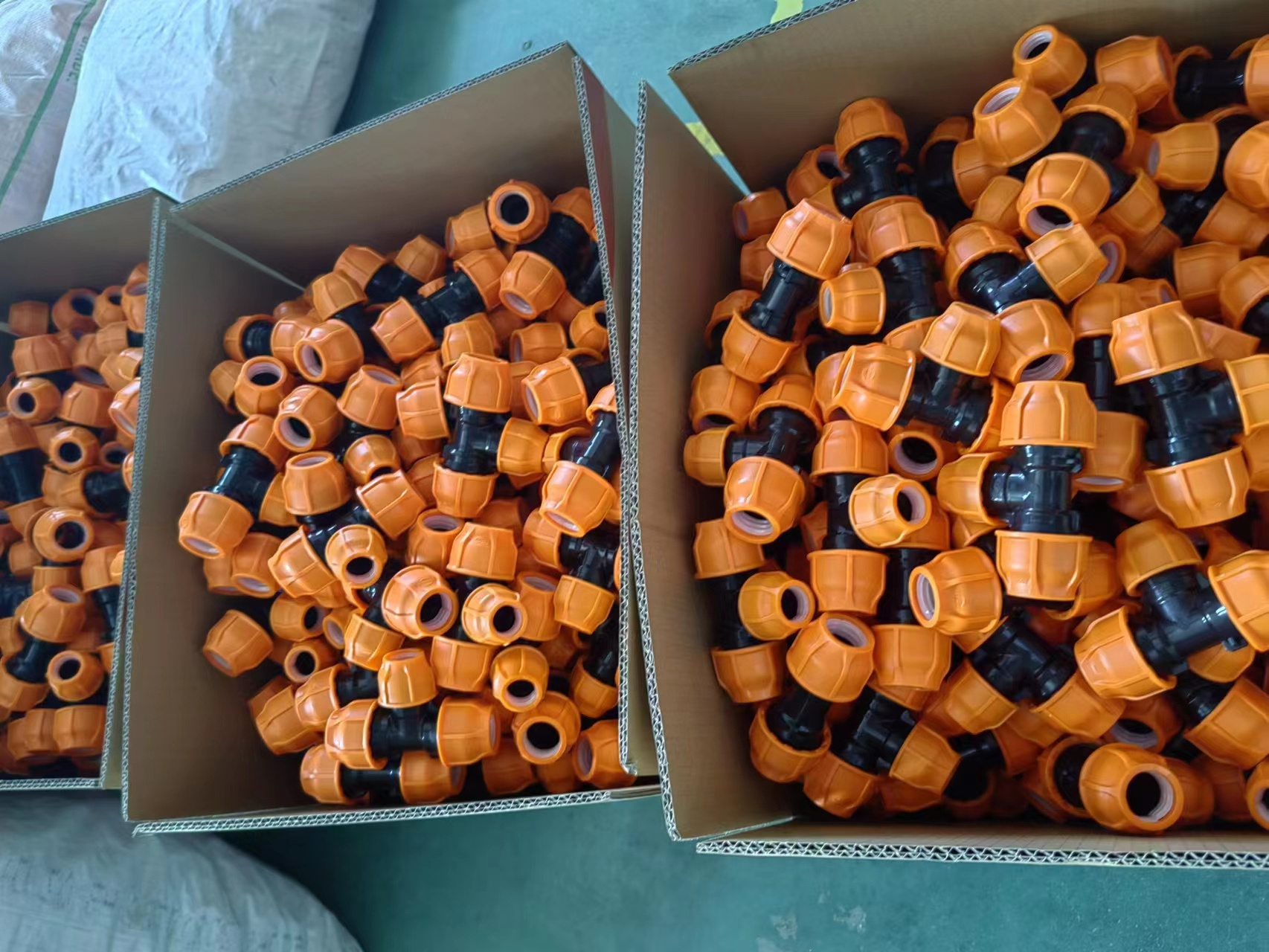 IRRIPLAST PN10 PN16 IRRIGATION WATER SYSTEM BSP PUSH FITTING HDPE PE PIPE FITTINGS TEE HDPE PP COMPRESSION FITTINGS