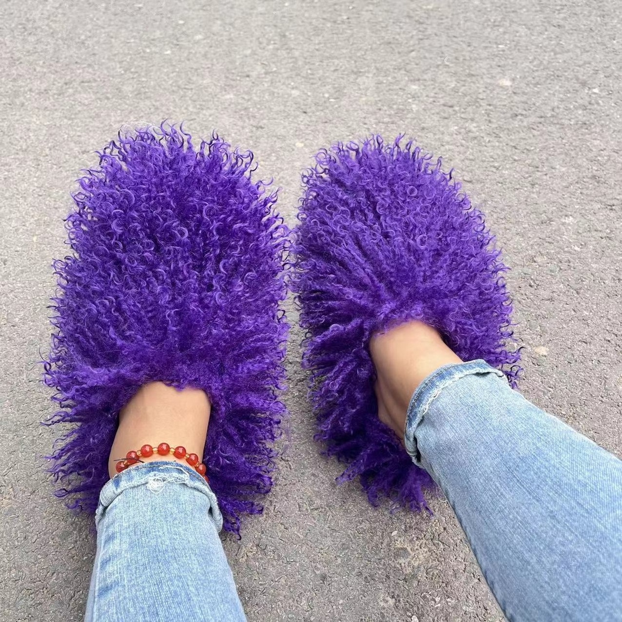 Hot Selling New Arrivals Plush Slides Fuzzy Mongolian Sheepskin Ladies Fluffy Indoor Home Fashion Curly Fur Slippers For Women