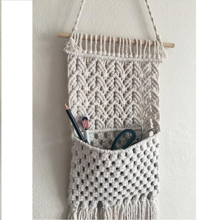 Wholesale Premium Quality Hand Woven Boho Decor  Magazine Organizer Cotton Woven Hanging Pocket Wall Decor