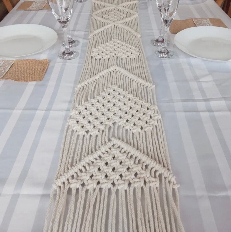 2023 Wholesale Boho Macrame Table Runner for Home Decor Long Farmhouse Rustic Table Runner