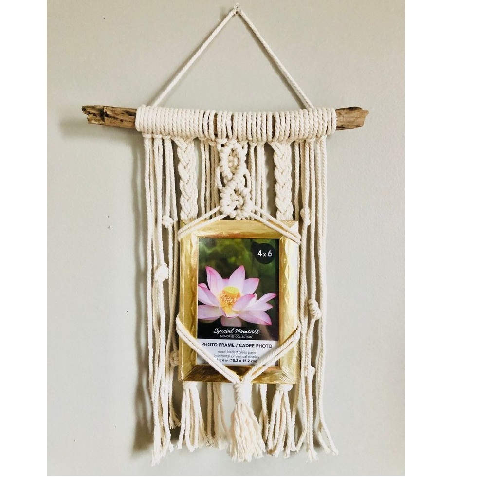 Wholesale High Quality Macrame Picture Holder Wall Hanging Picture Frame Display Wall Decor Boho Wall Picture Hanger For Sale