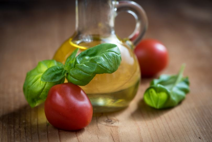 Super Offers Tomato Seed Oil with Pure Naturally Made Oil Customized Packing Available For Sale By Indian Exporters