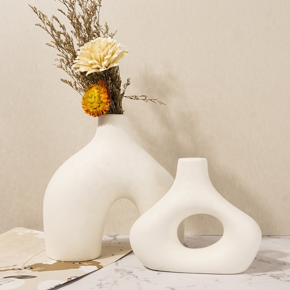 Popular Nordic High Quality Ornaments Living Room Dry Flower Arrangement Dining Table Ceramic Vase for Home Decor