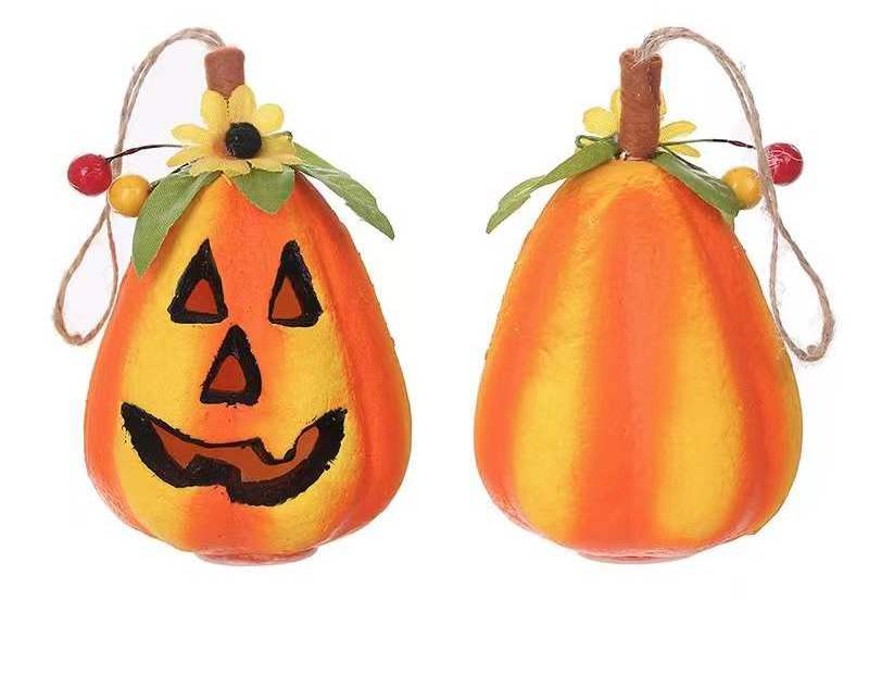 Halloween lanterns with jack-o '-lanterns, pumpkin pail costumes