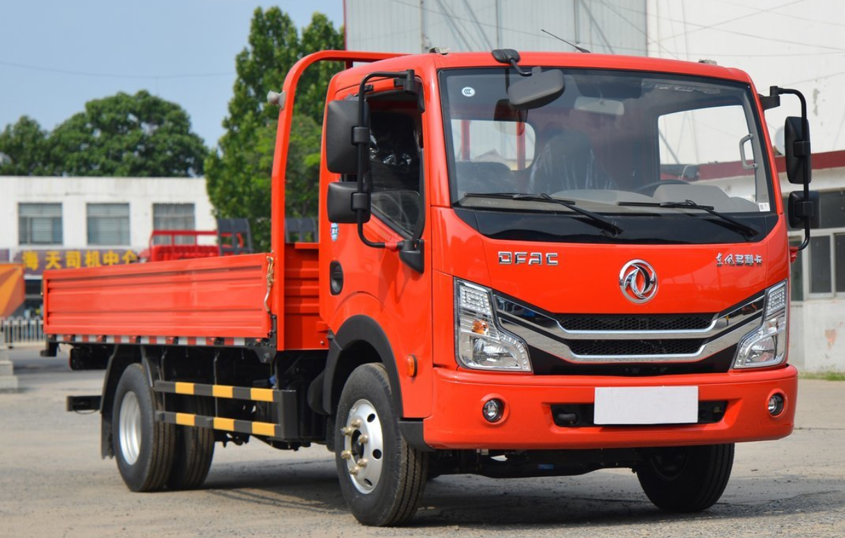 Hot sale 6 tons Dongfeng 4x2 light truck for cargo transport