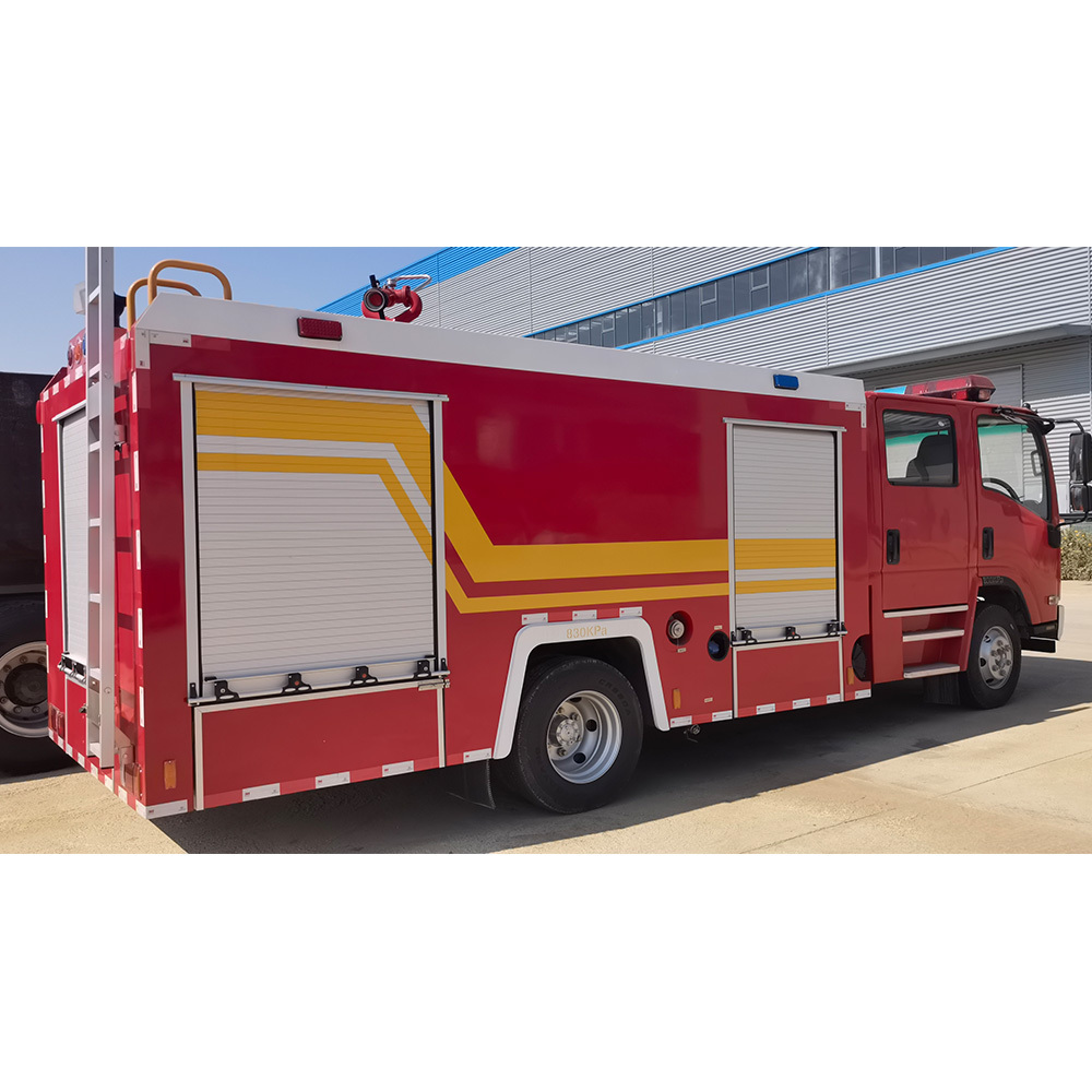 Isuzu 700P foam fire truck 4*2P double cab Euro 5 left hand drive hot new factory price