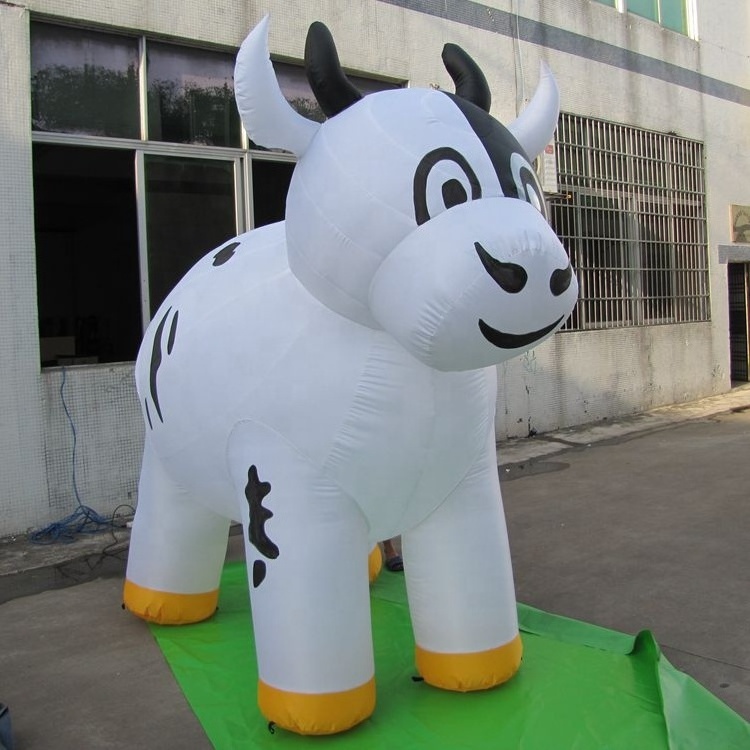 Customized inflatable cow for outdoor advertising