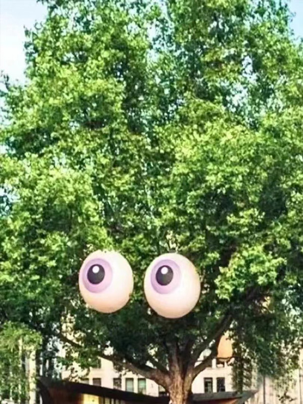 Attractive giant inflatable eyeballs for tree decoration