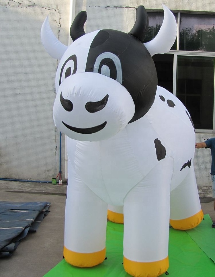 Customized inflatable cow for outdoor advertising